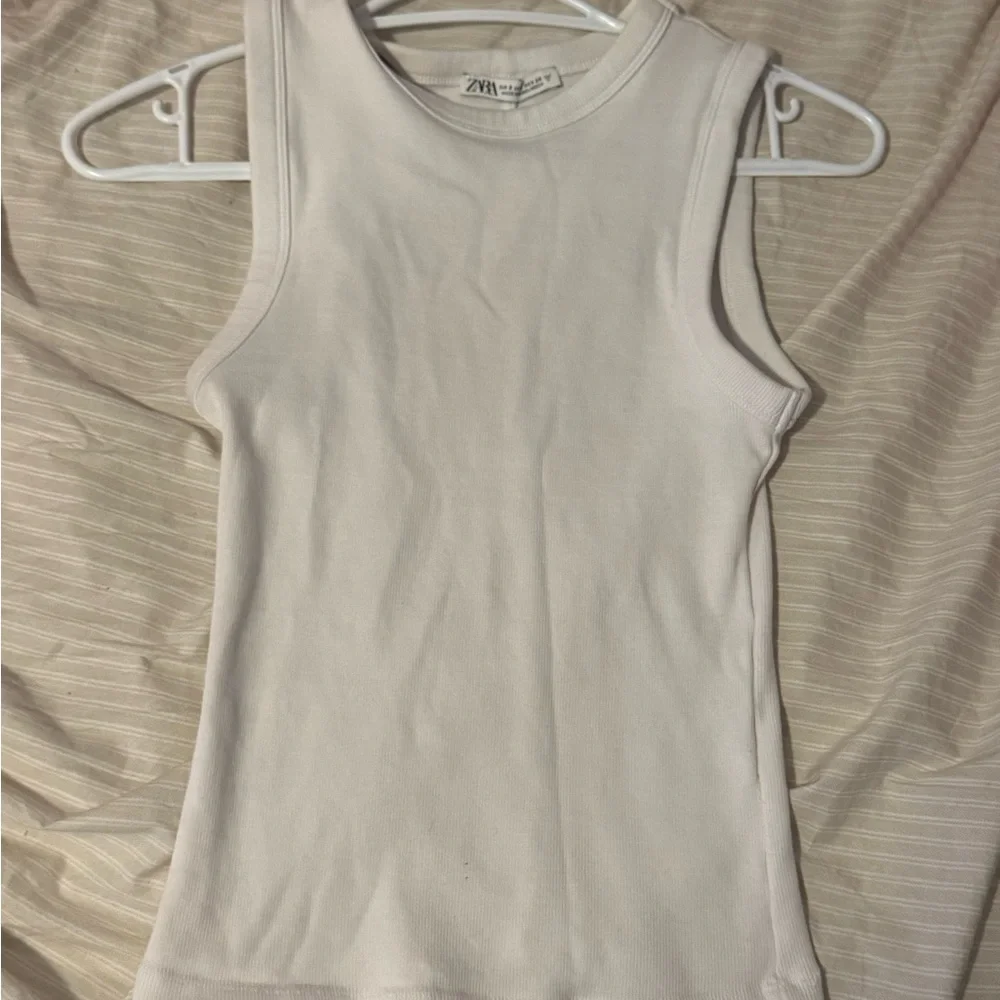 Zara bundle - basic tanks - Picture 1 of 6